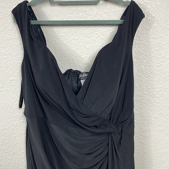 New La Femme Curve Off the Shoulder Jersey Ruched Long Dress Black Plus Size 22 - Picture 4 of 11